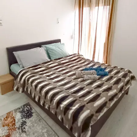 Quick & Cheap Center * Tríkala