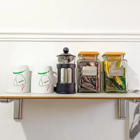 Quick & Cheap Center * Tríkala